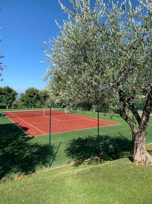 Tennis / Pool / Barbecue Bardolino Exterior foto