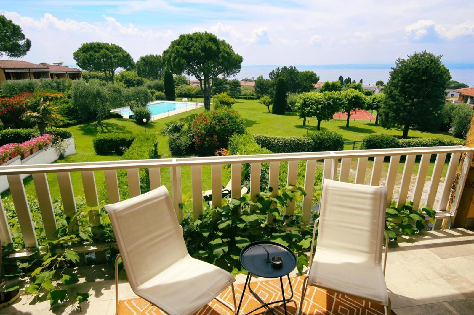 Tennis / Pool / Barbecue Bardolino Exterior foto